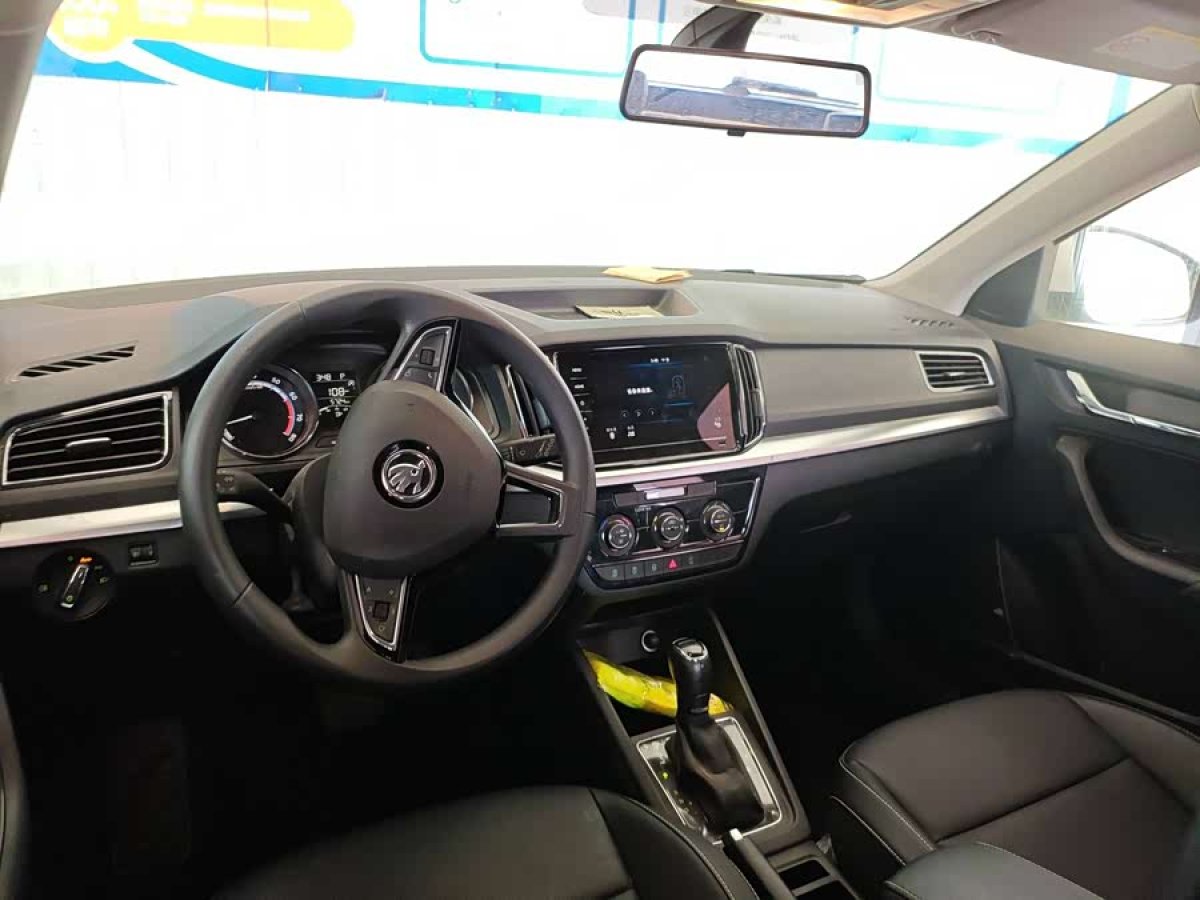 Skoda Kamiq 2022 car image #6