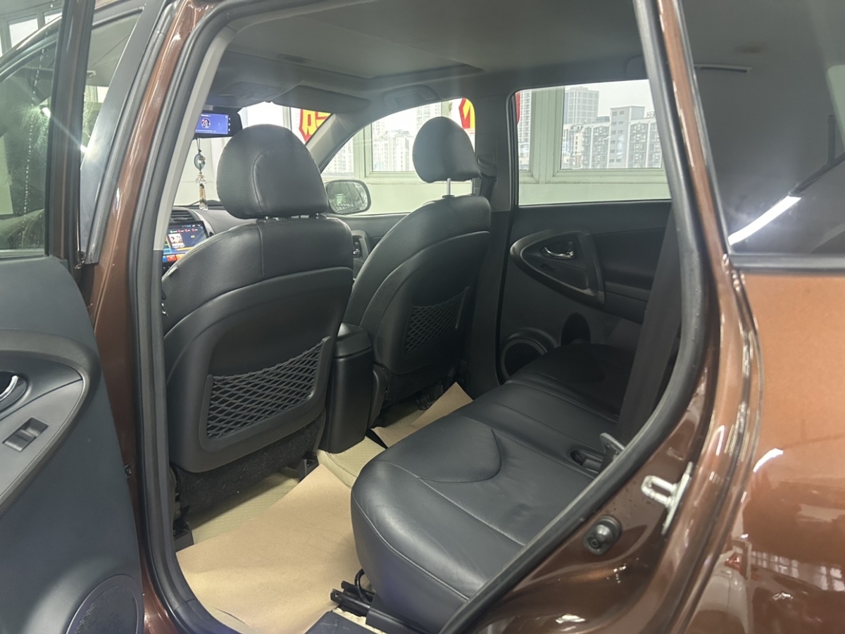 Toyota RAV4 2013 car image #6