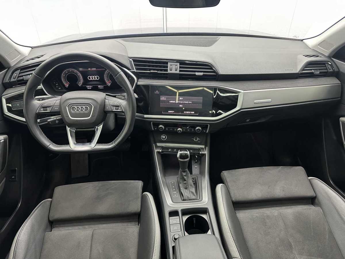 Audi Q3 2023 صورة سيارة #6