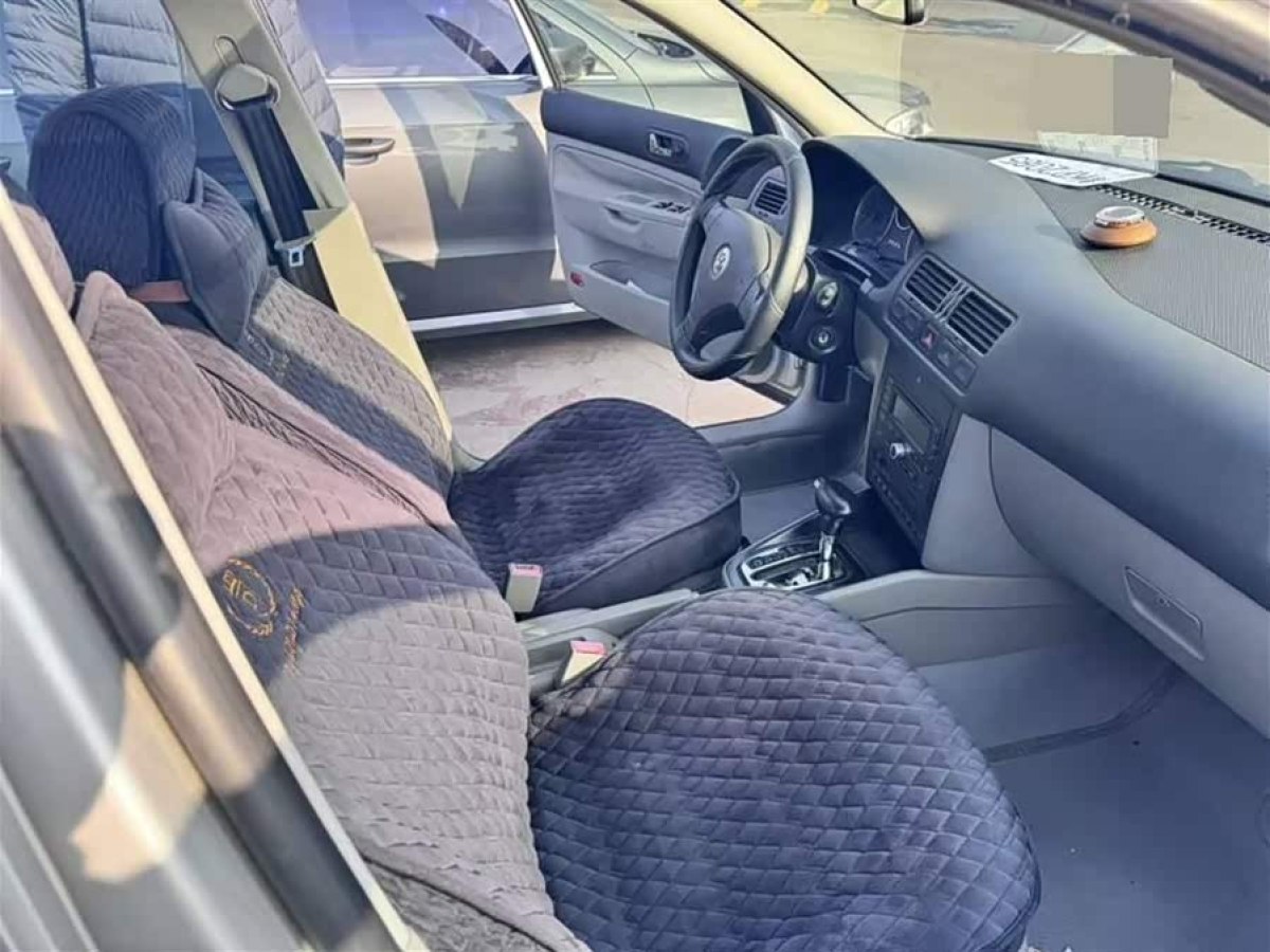 Volkswagen Bora Classic 2008 immagine di auto #6