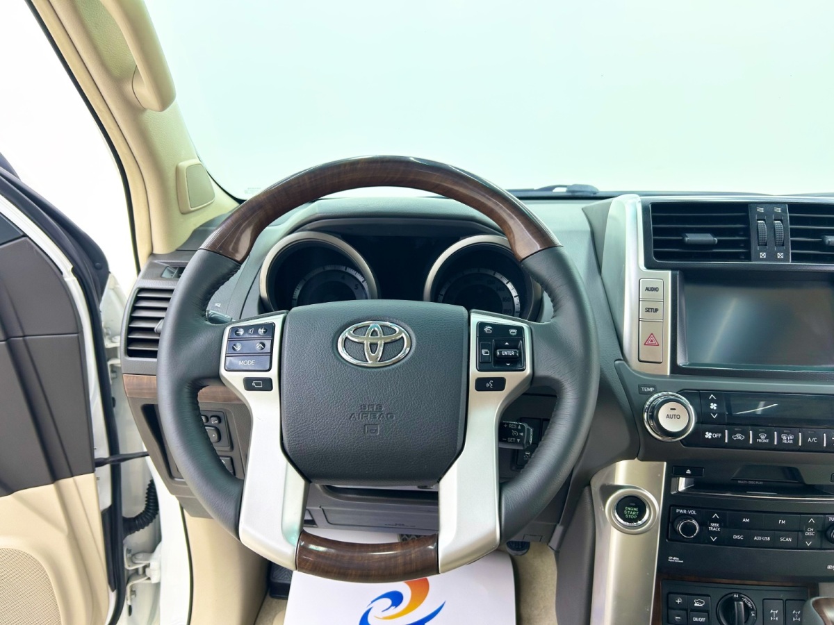 Toyota Land Cruiser Prado 2013 car image #6