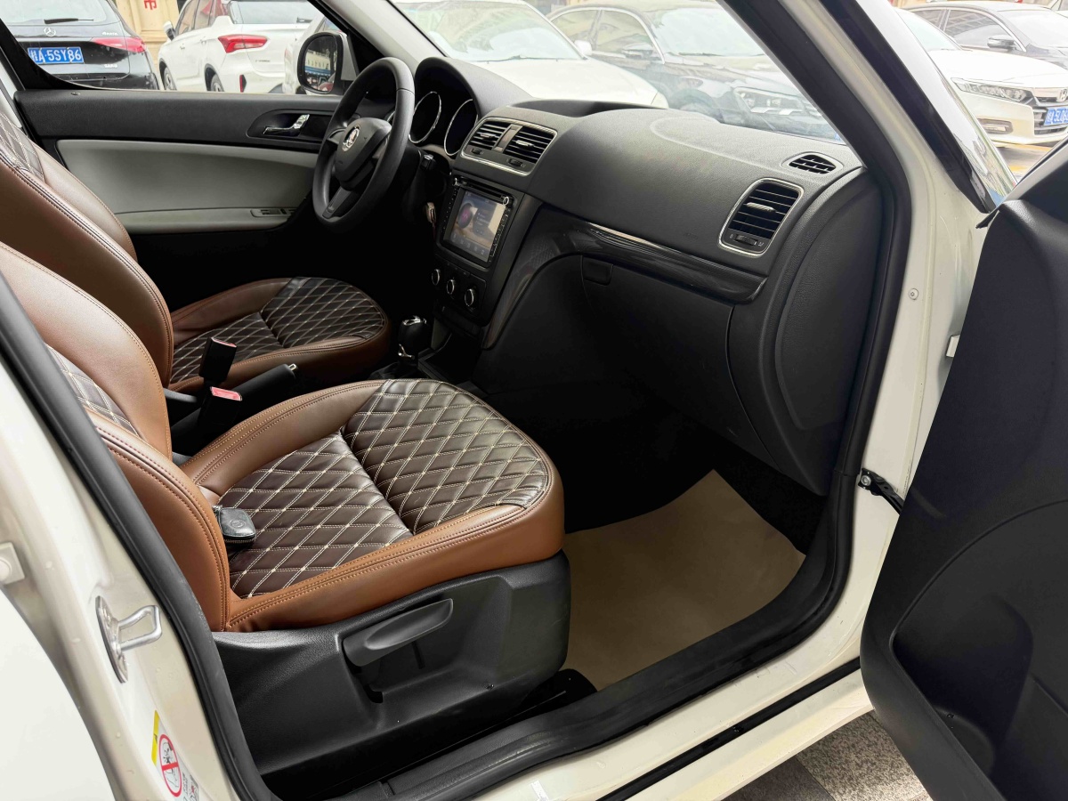 Skoda Yeti 2016 immagine di auto #6