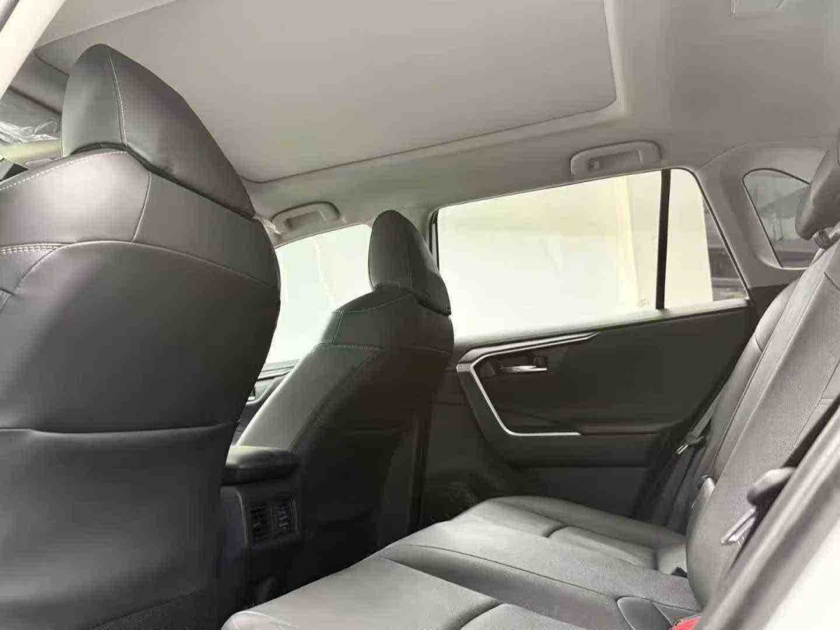 Toyota RAV4 2024 #6 Toyota RAV4 2024 car image #6