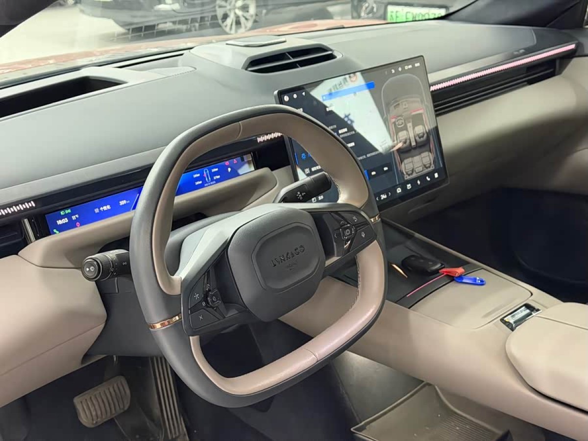 Lynk & Co Z10 2025 car image #6