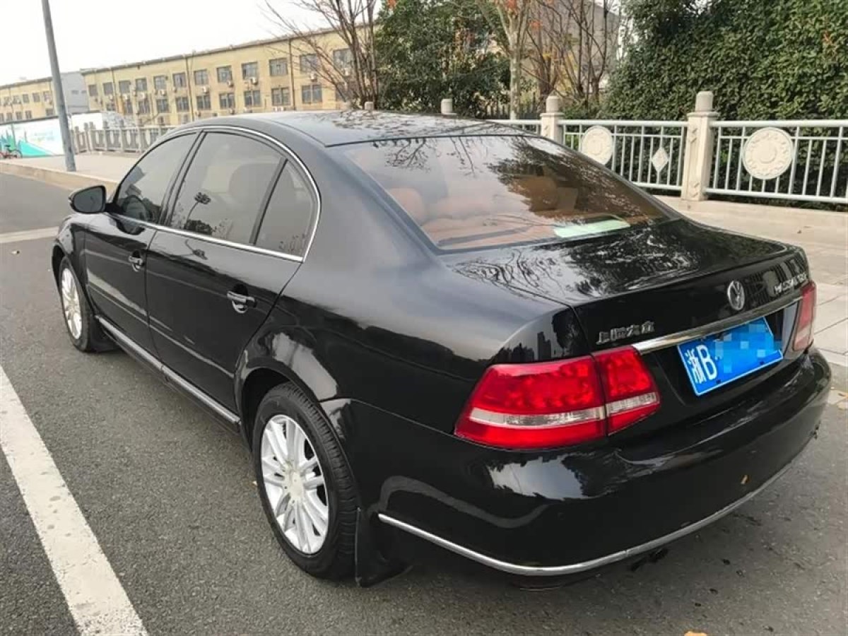 Volkswagen Passat Lingyu 2010 car image #6