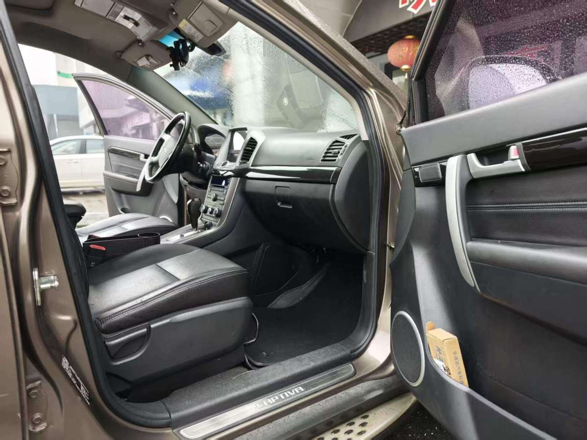 Chevrolet Captiva 2016 car image #6