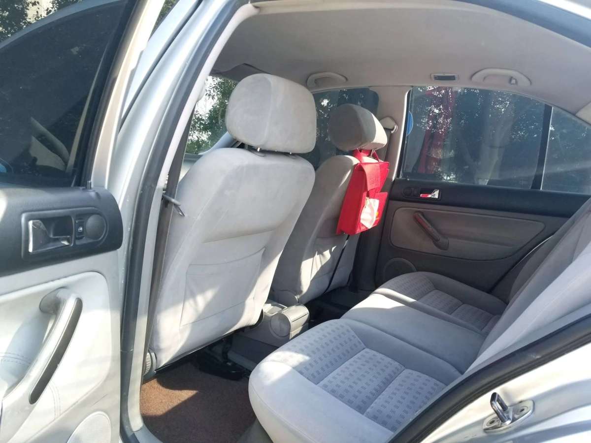 Volkswagen Bora Classic 2006 immagine di auto #6