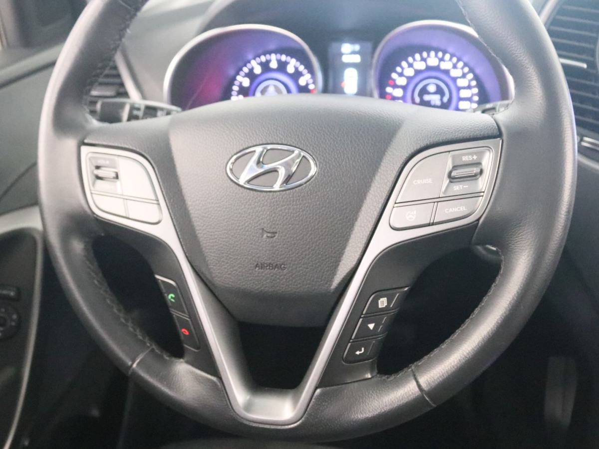 Hyundai Santa Fe 2015 car image #6