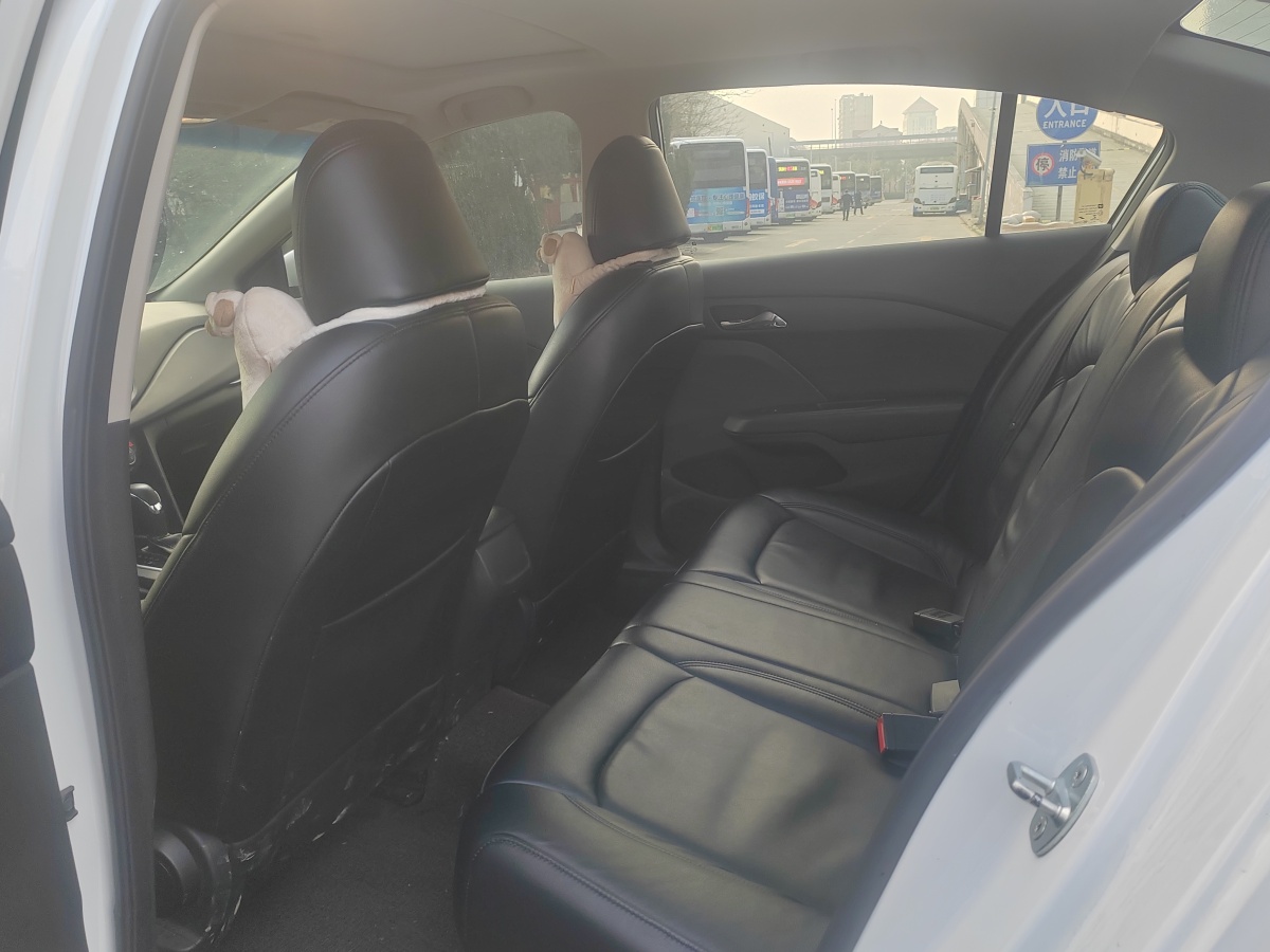 Chevrolet Cavalier 2018 car image #6