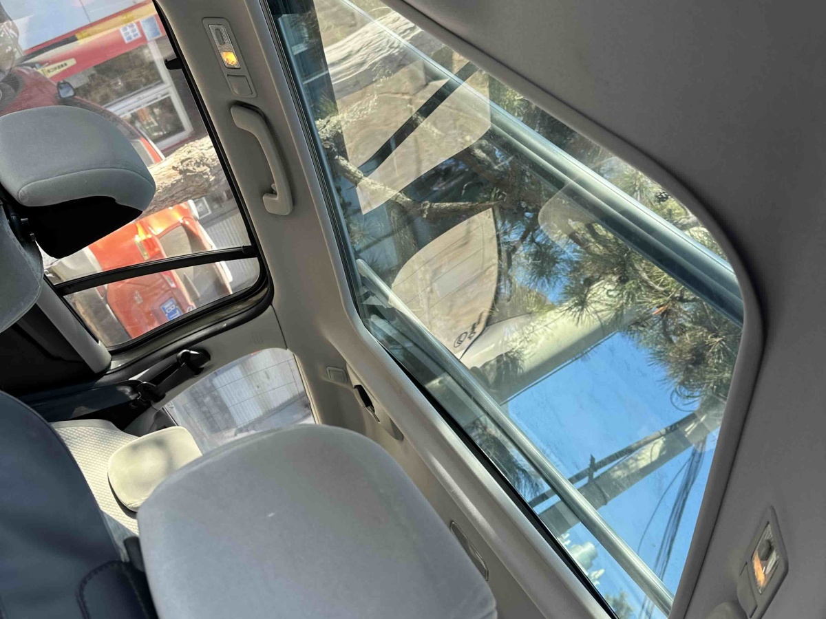 Citroen C4 PICASSO 2010 car image #6