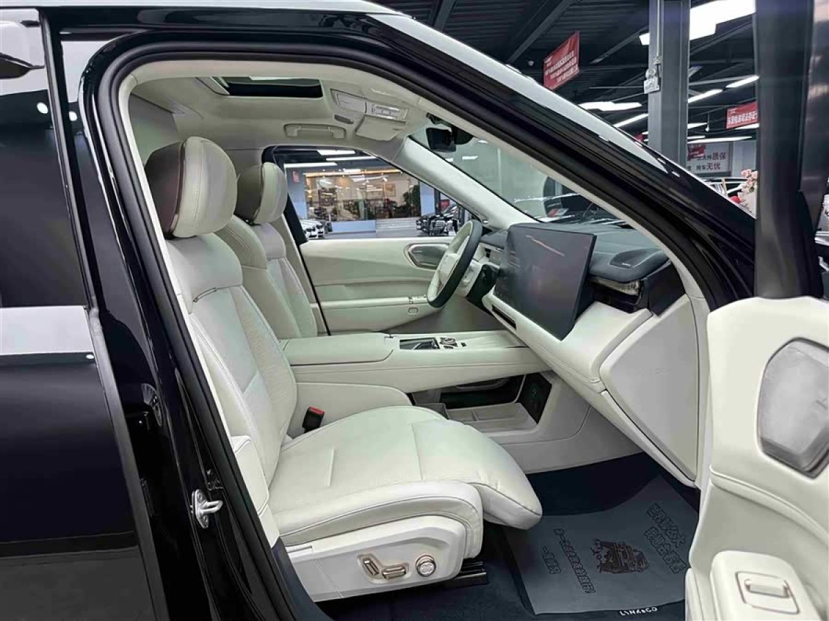 Lynk & Co 900 2025 car image #6