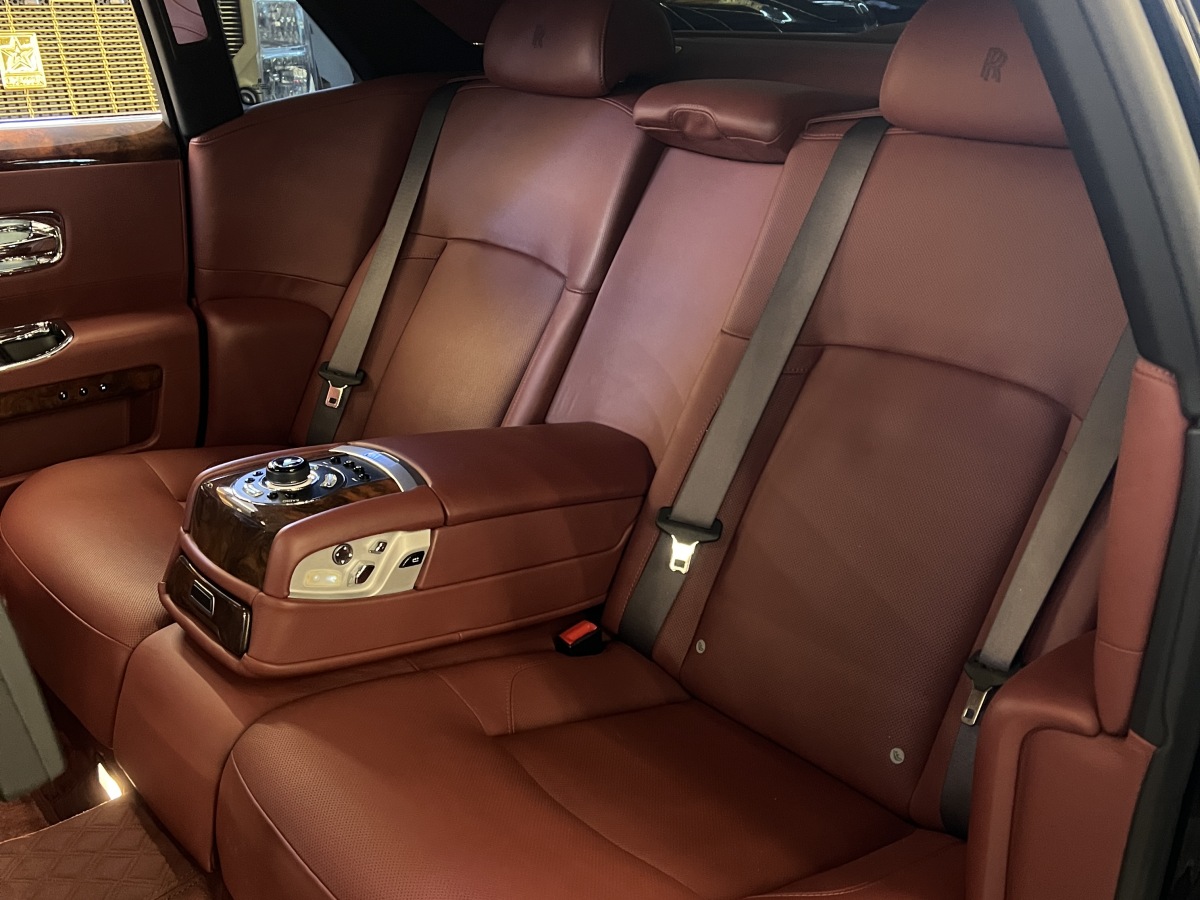 劳斯莱斯 古思特 2011 汽车图片 #6