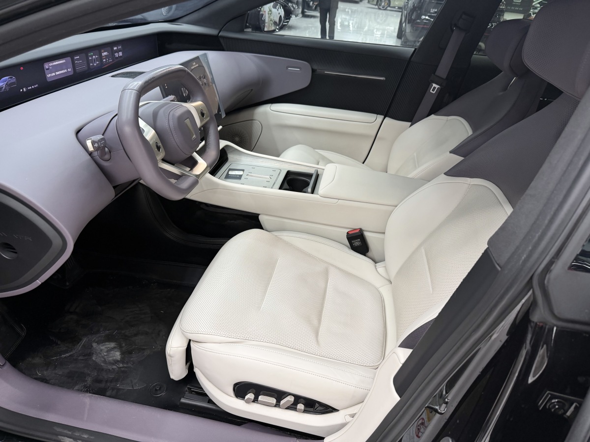 Avatr 12 2023 #6 Avatr 12 2023 car image #6