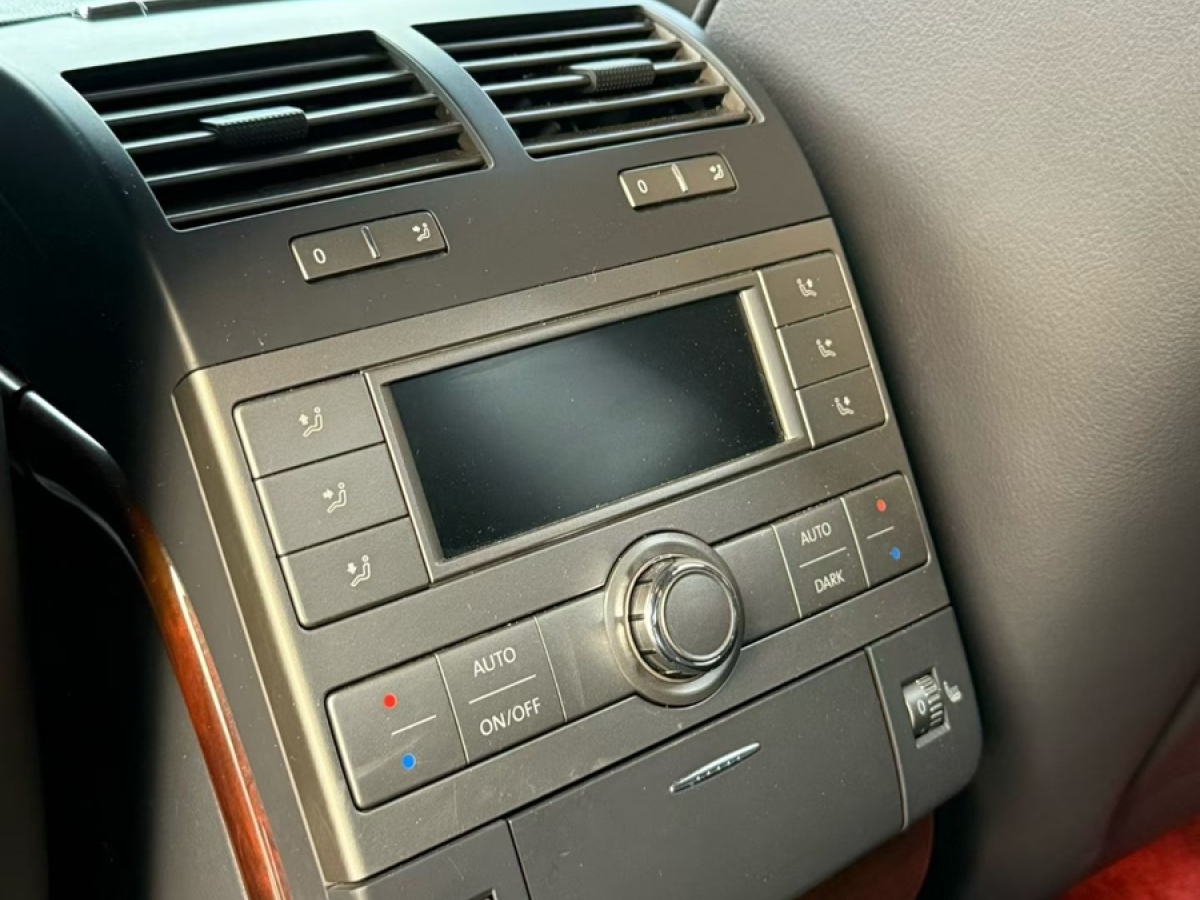 Volkswagen Pheaton 2013 immagine di auto #6