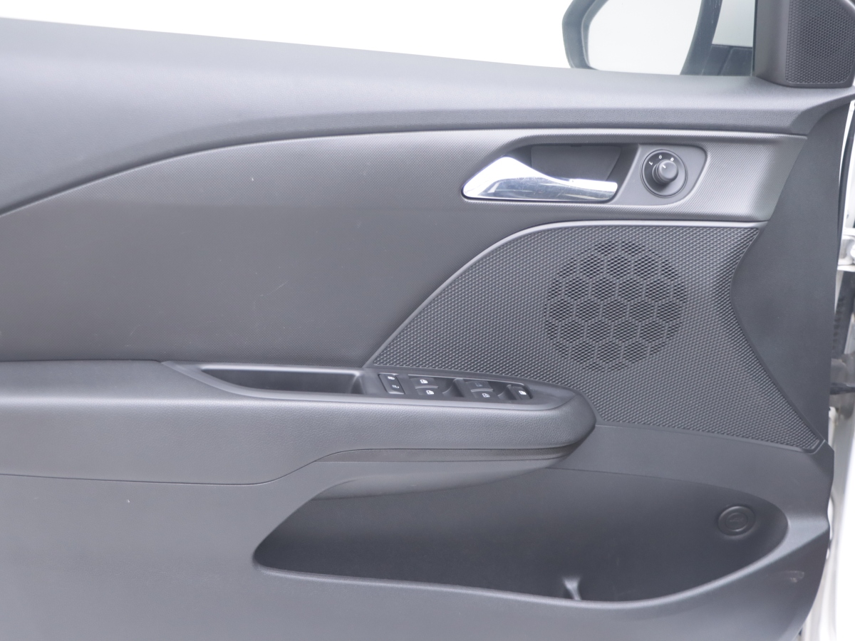 Chevrolet Cavalier 2017 صورة سيارة #6