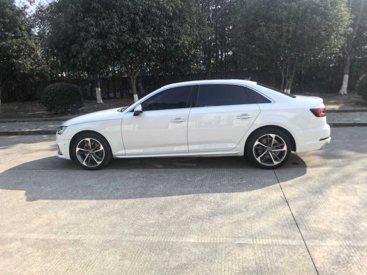 Audi A4L 2020 car image #6