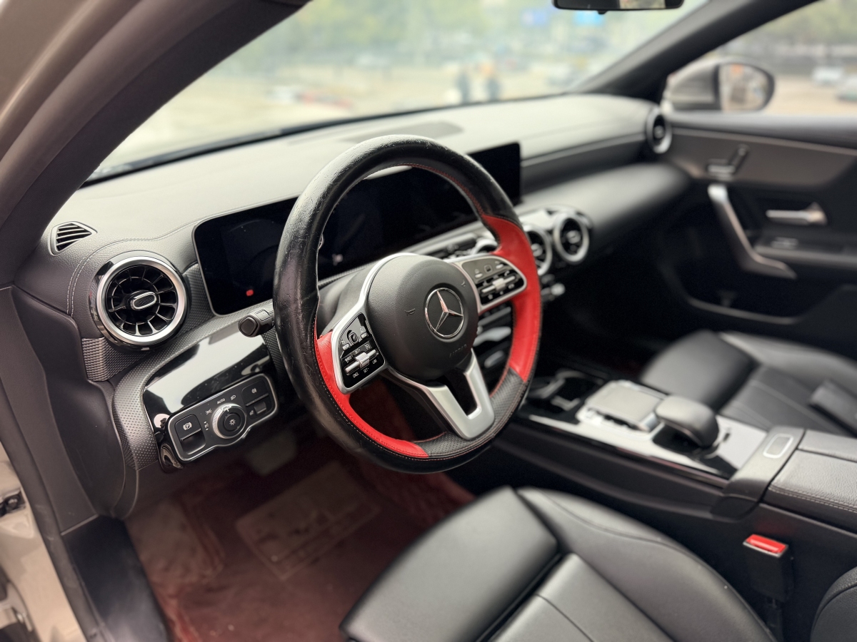 Mercedes-Benz A Class 2019 car image #6