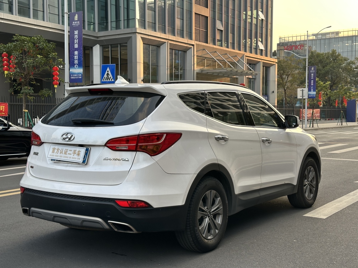 Hyundai Santa Fe 2015 car image #6