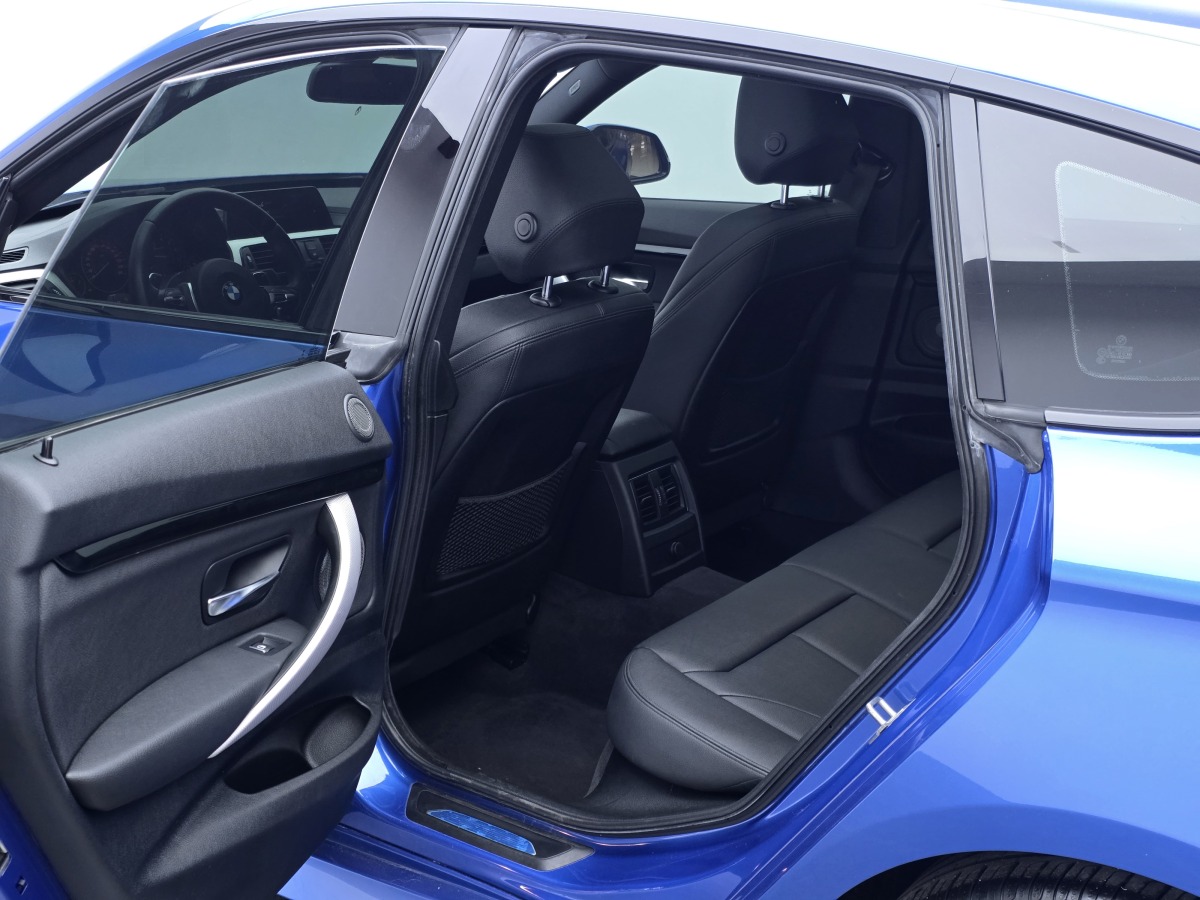 BMW 3 Series GT 2018 immagine di auto #6