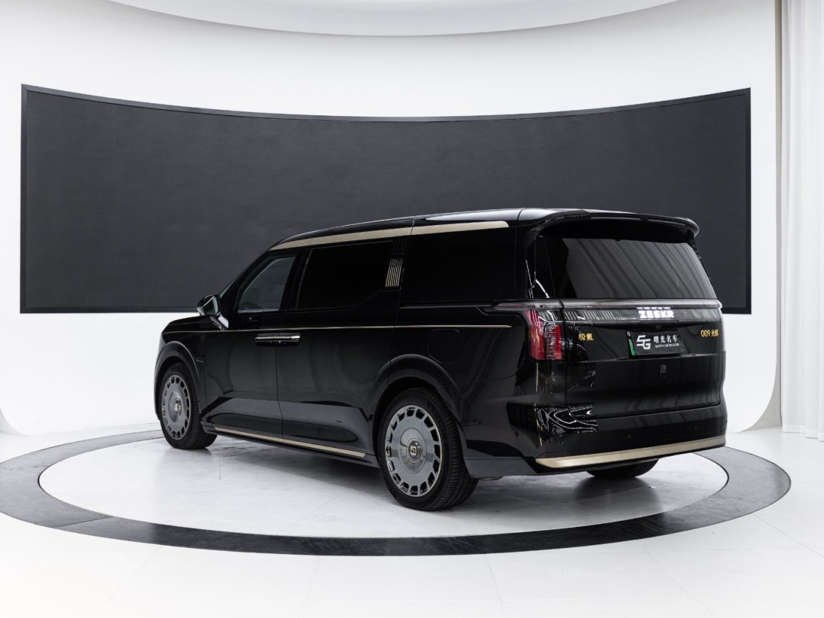 极氪 极氪009 2025 汽车图片 #6