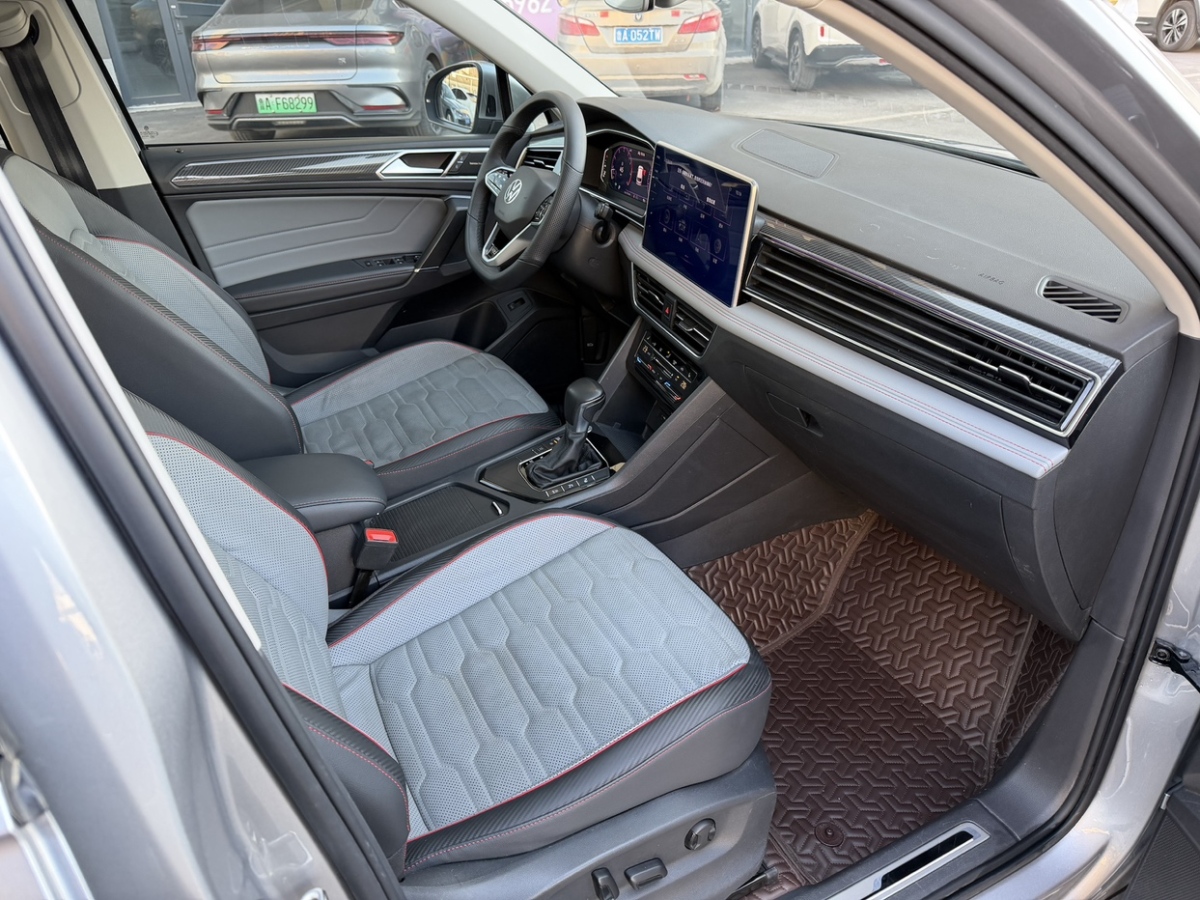 Volkswagen Tiguan L 2021 car image #6