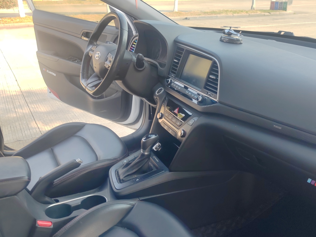 Hyundai Elantra AD 2018 immagine di auto #6