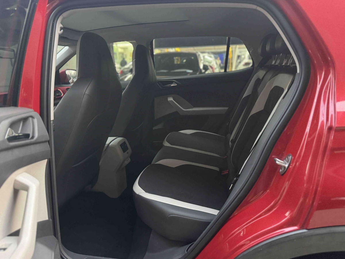 Volkswagen T-Cross 2019 car image #6