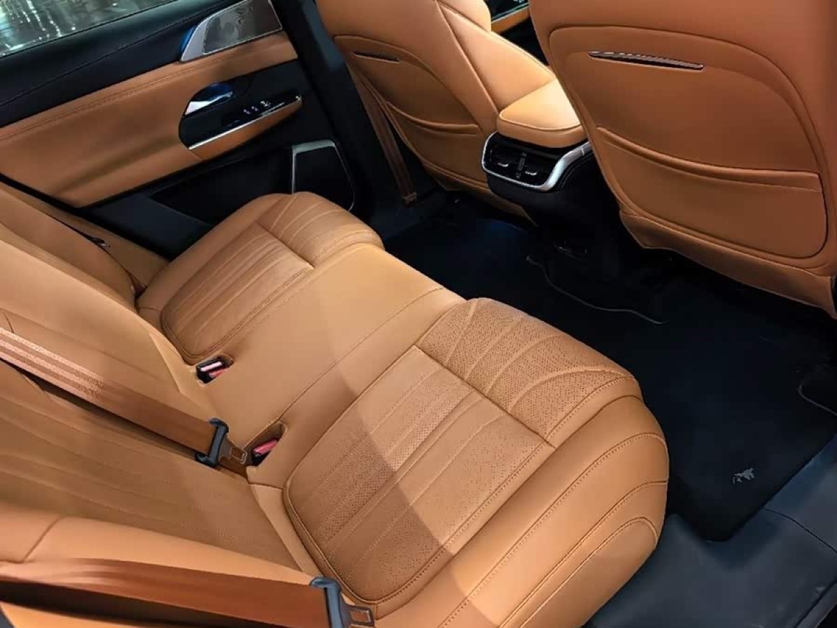 Xpeng G9 2025 #6 Xpeng G9 2025 car image #6