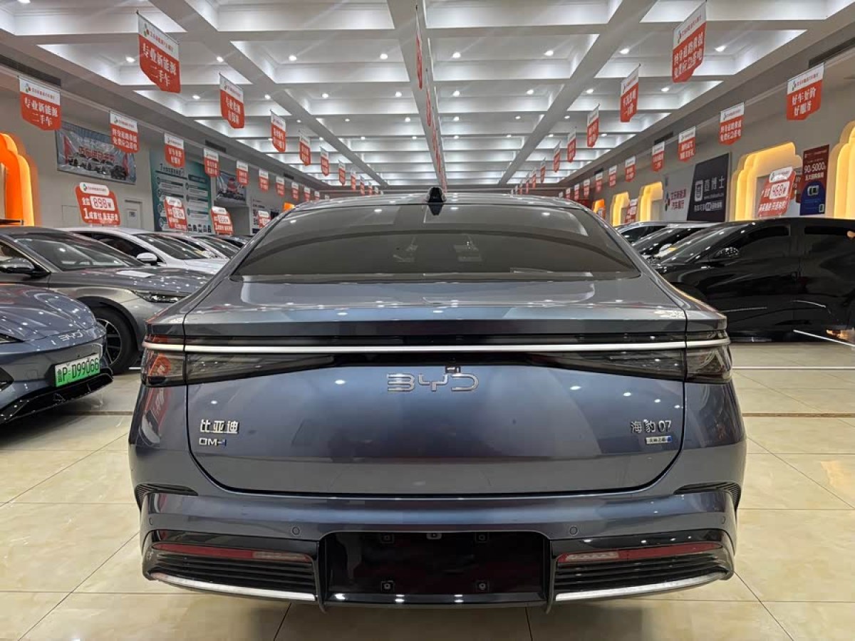 BYD Seal 07 DM-i 2025 #6 BYD Seal 07 DM-i 2025 car image #6