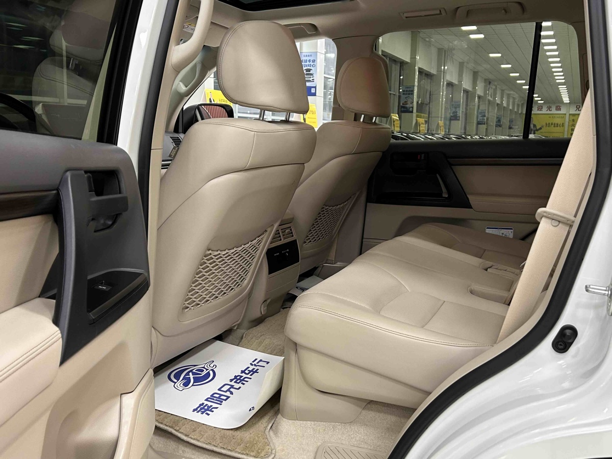 Toyota Land Cruiser 2019 #6 Toyota Land Cruiser 2019 car image #6