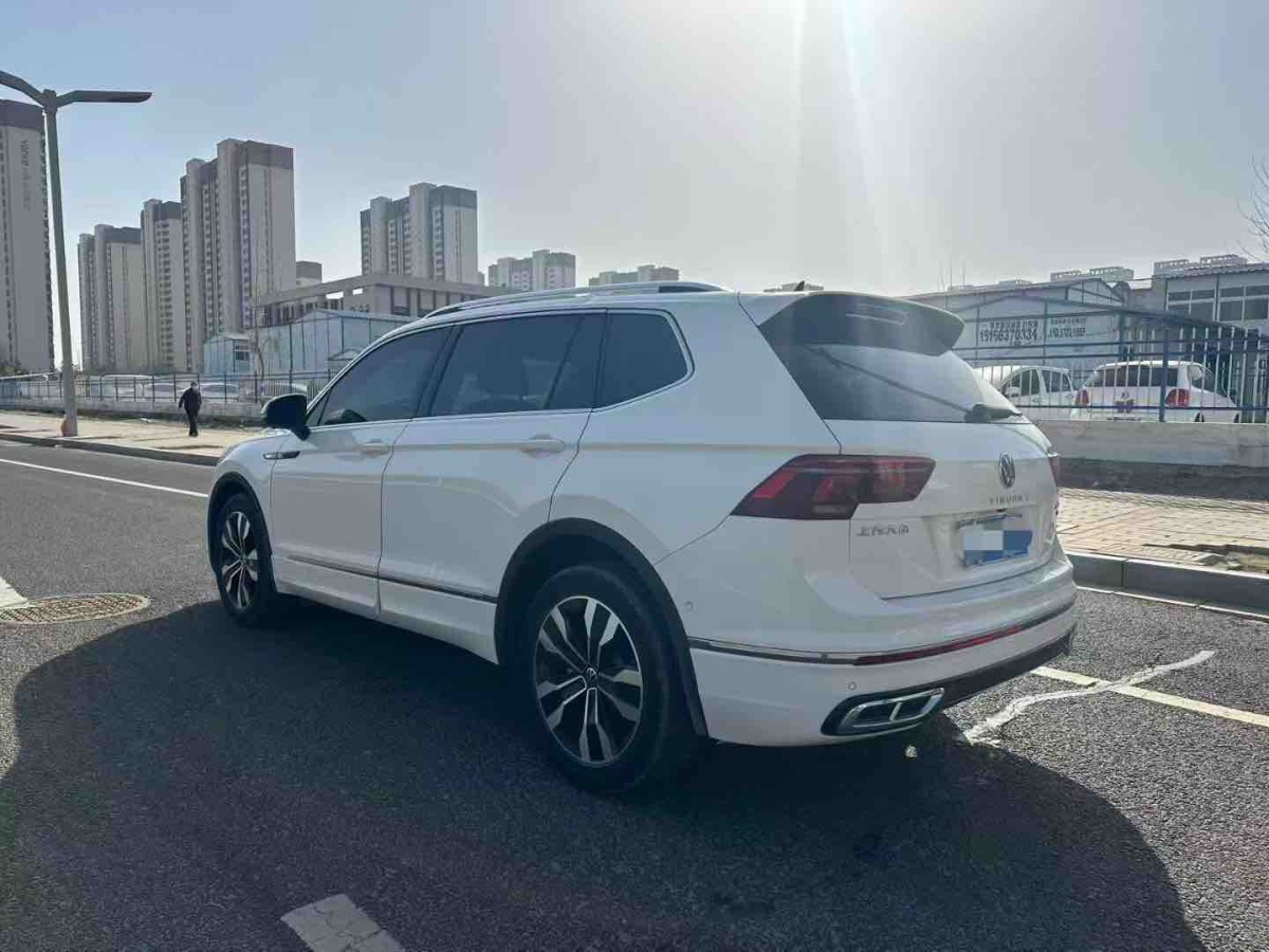 Volkswagen Tiguan L 2021 صورة سيارة #6