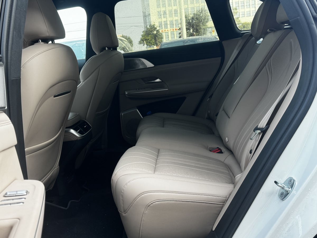 Xpeng G9 2025 #6 Xpeng G9 2025 car image #6