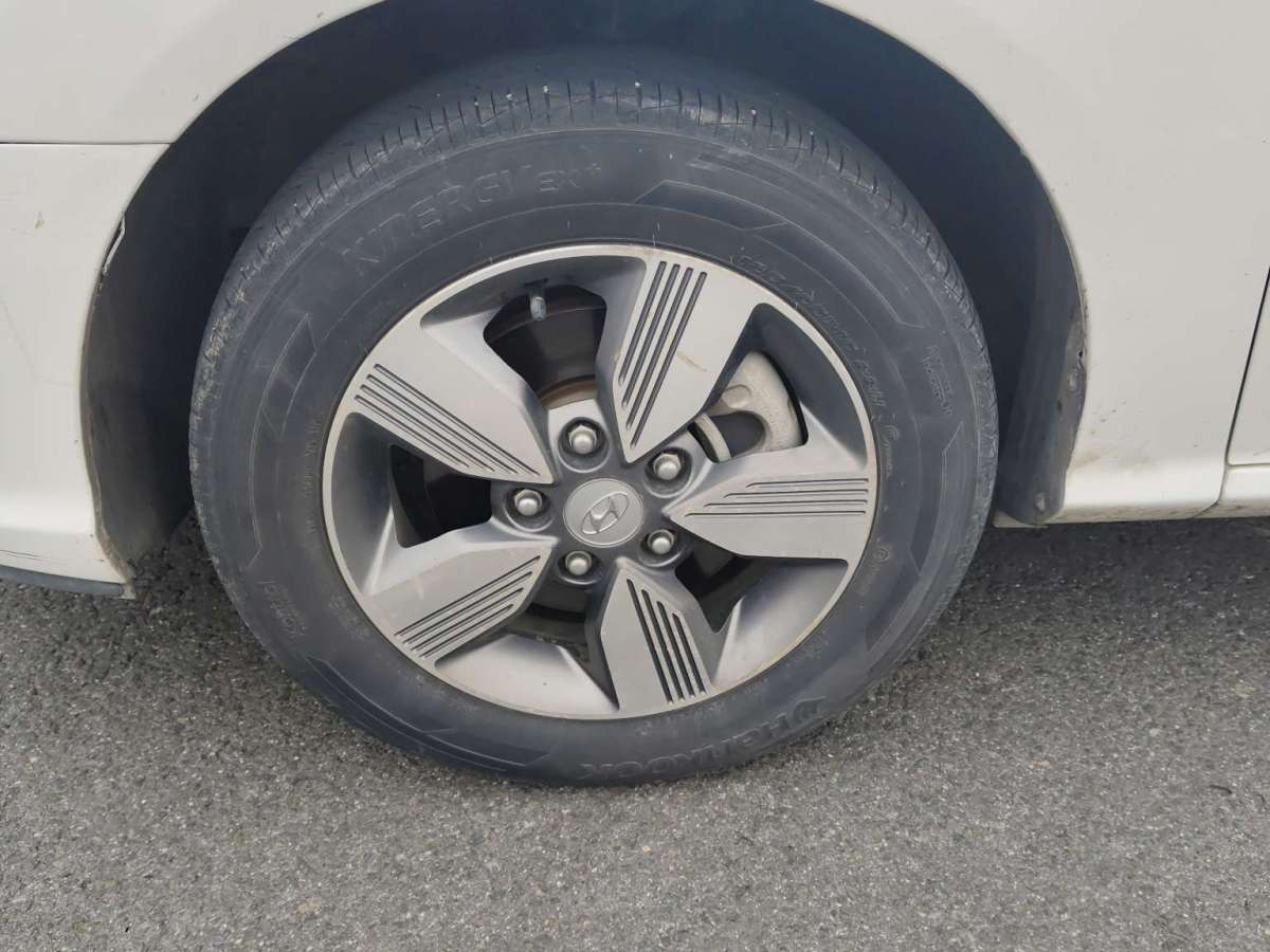 Hyundai Elantra EV 2019 car image #6