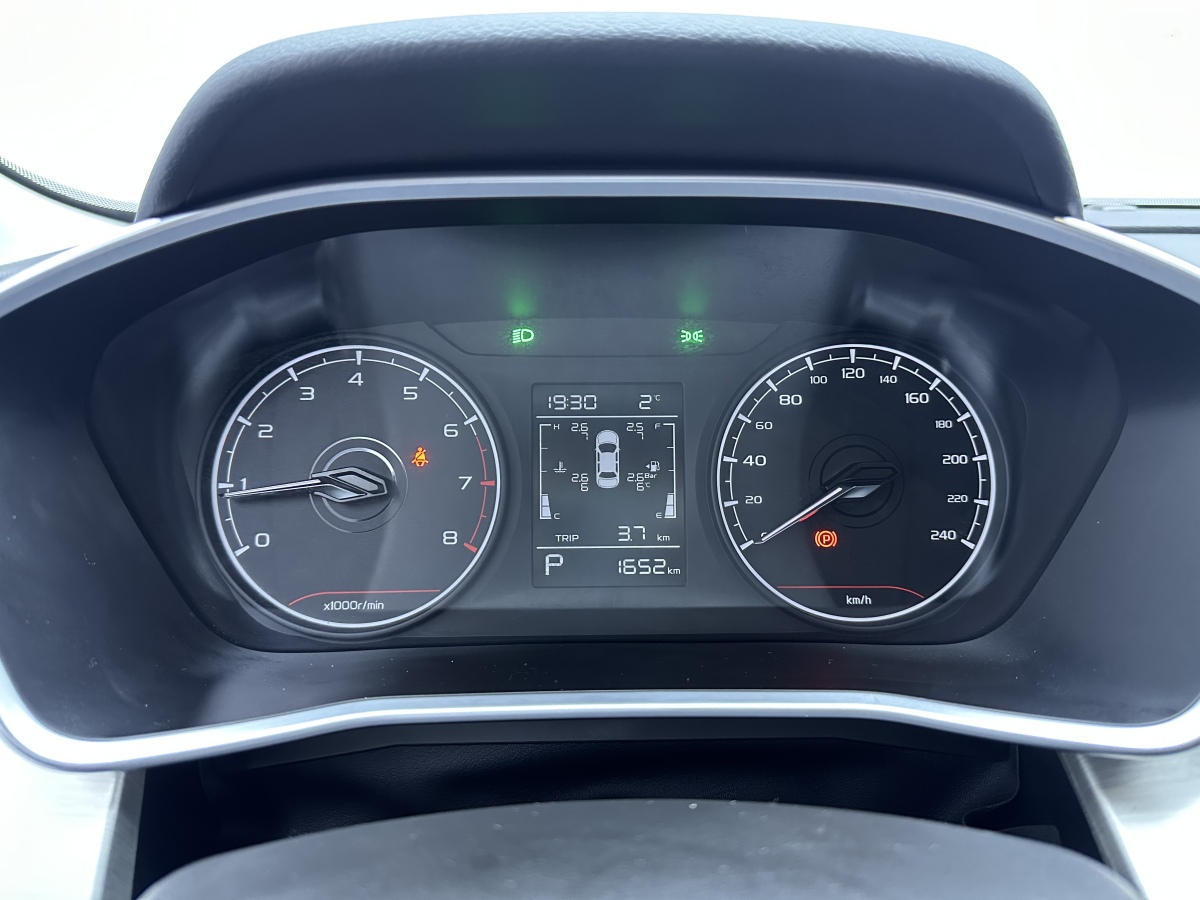 GEELY Coolray 2025 car image #6