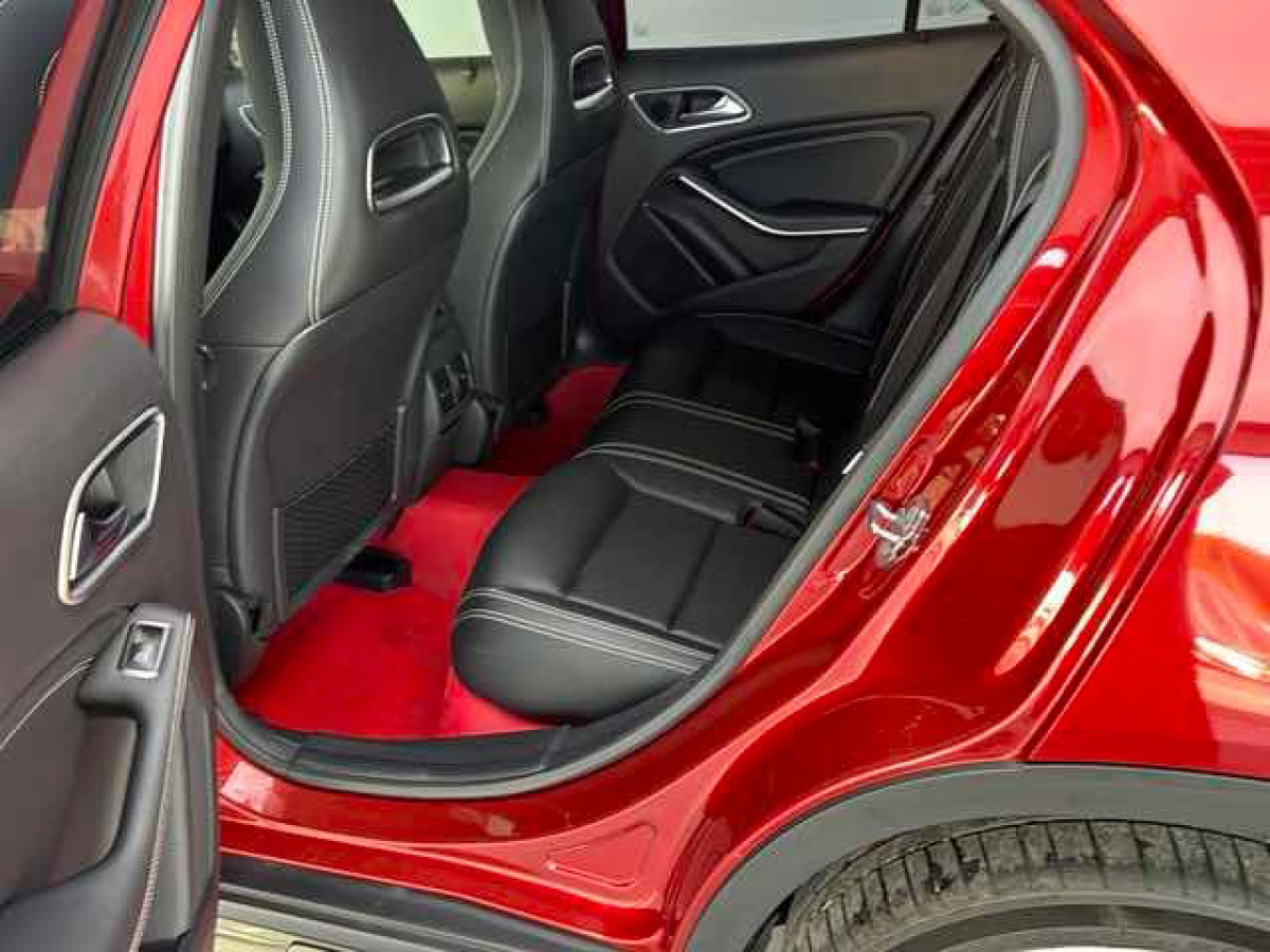 Mercedes-Benz GLA Class 2018 car image #6