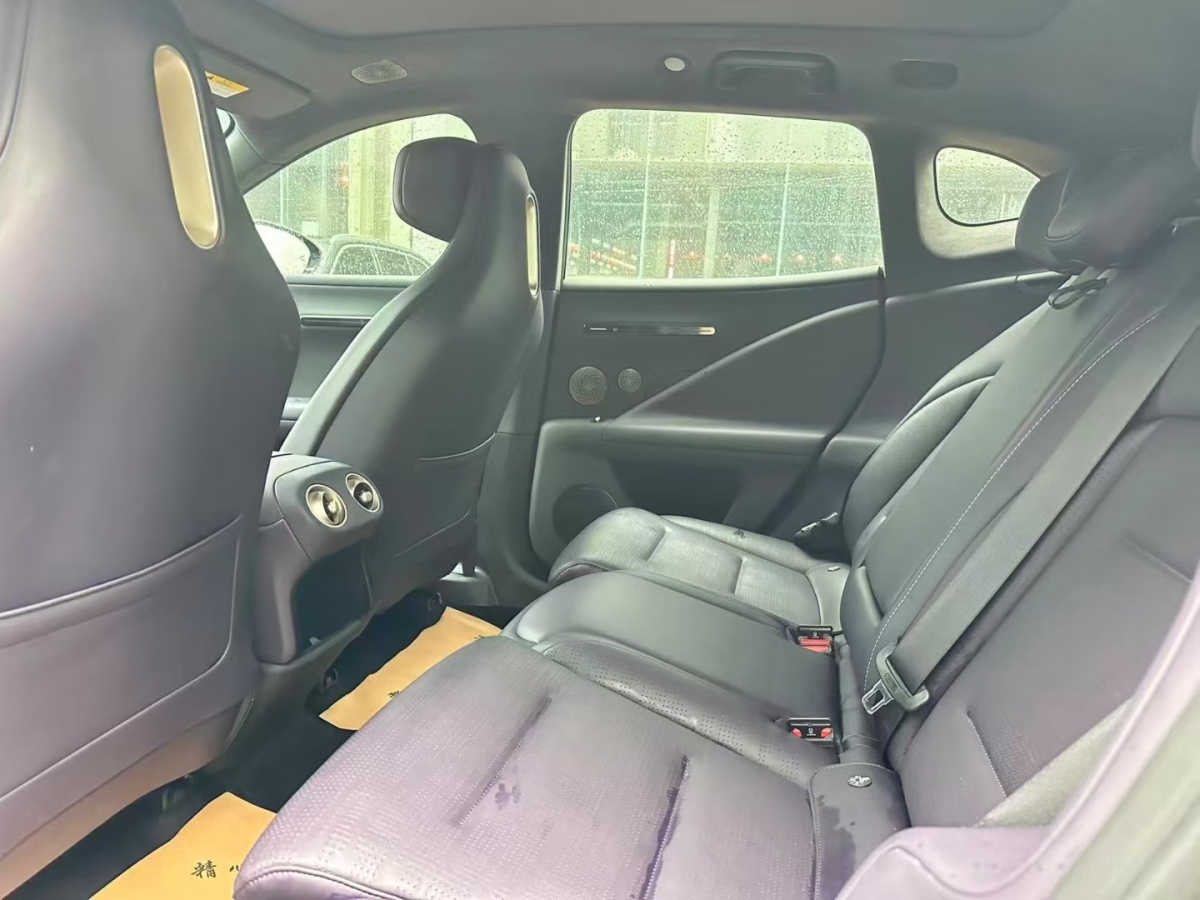 Avatr 07 2025 immagine di auto #6