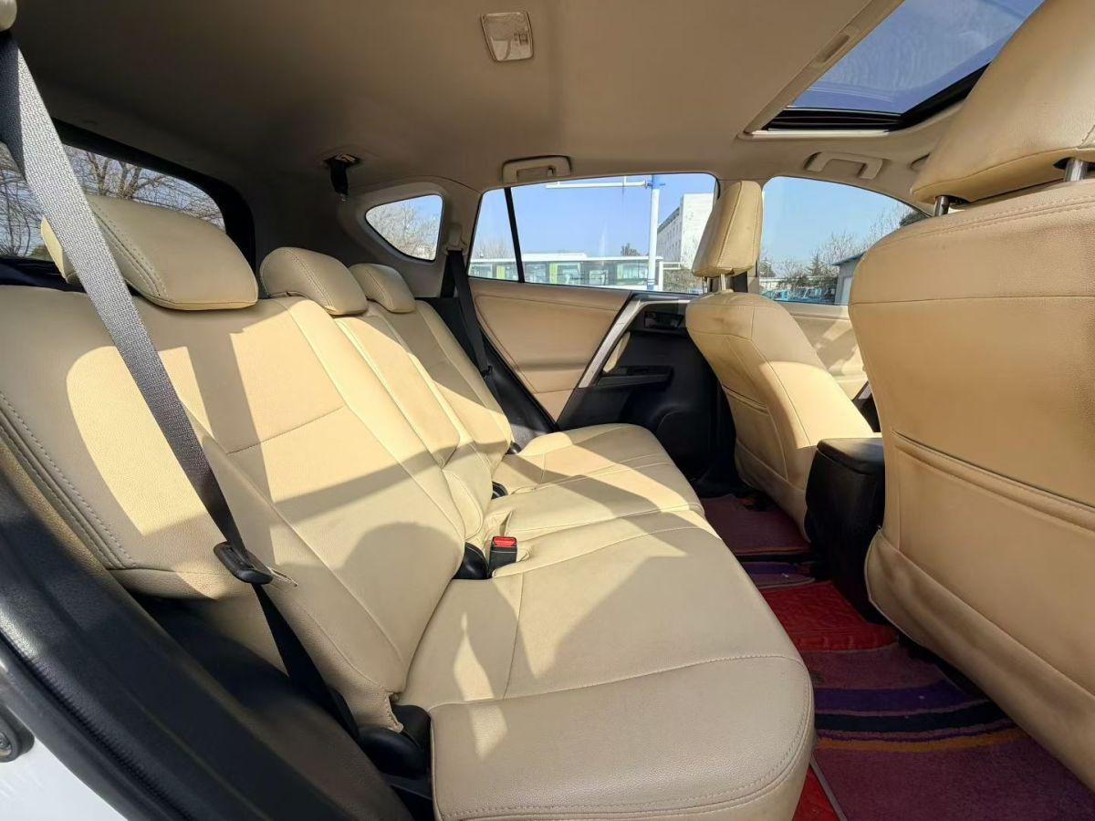 Toyota RAV4 2014 car image #6