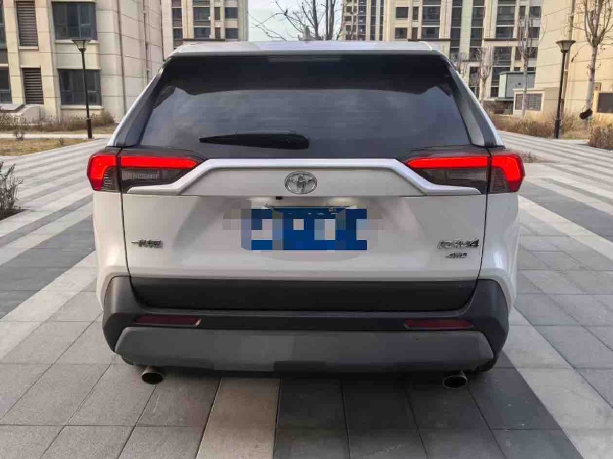 Toyota RAV4 2020 изображение автомобиля #6