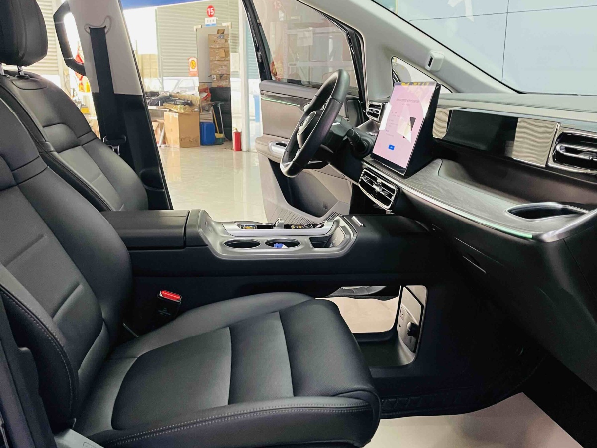 GAC Trumpchi E8 New Energy 2024 car image #6