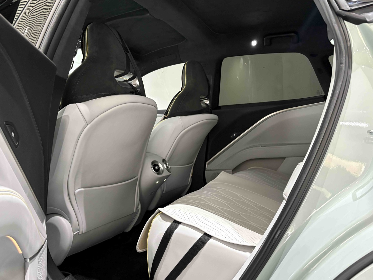 Avatr 11 2023 car image #6