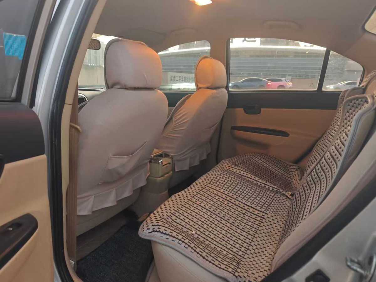 Hyundai Accent 2009 car image #6