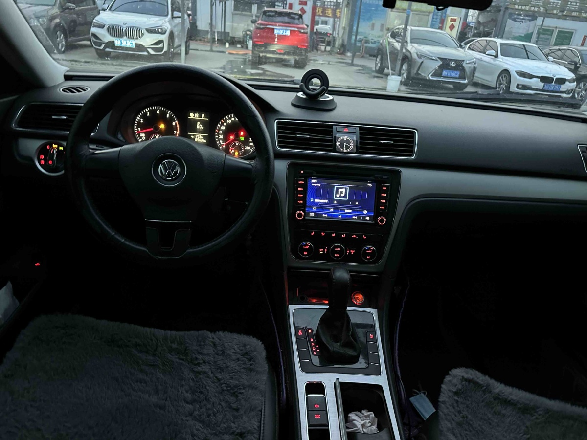 Volkswagen 2014 car image #6
