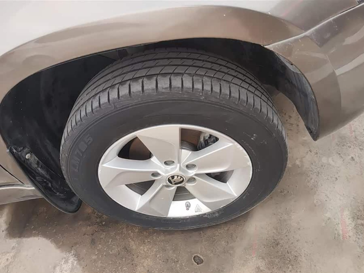 Skoda Yeti 2016 car image #6