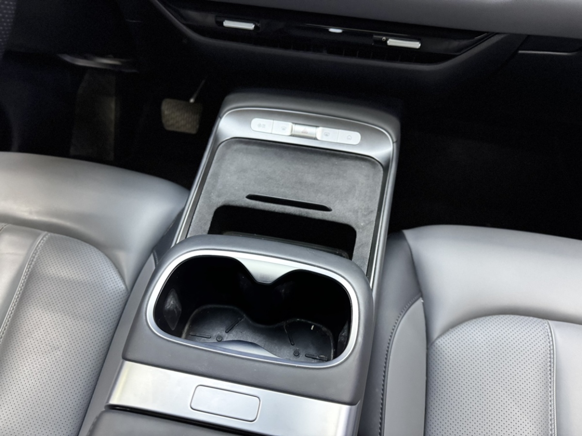 MG ES5 2025 car image #6