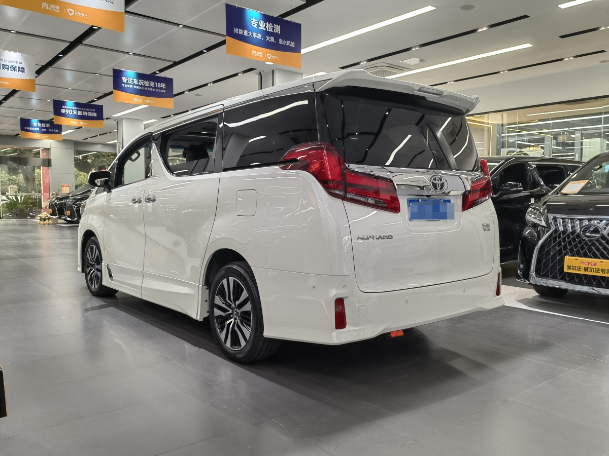 Toyota Alphard 2024 immagine di auto #6