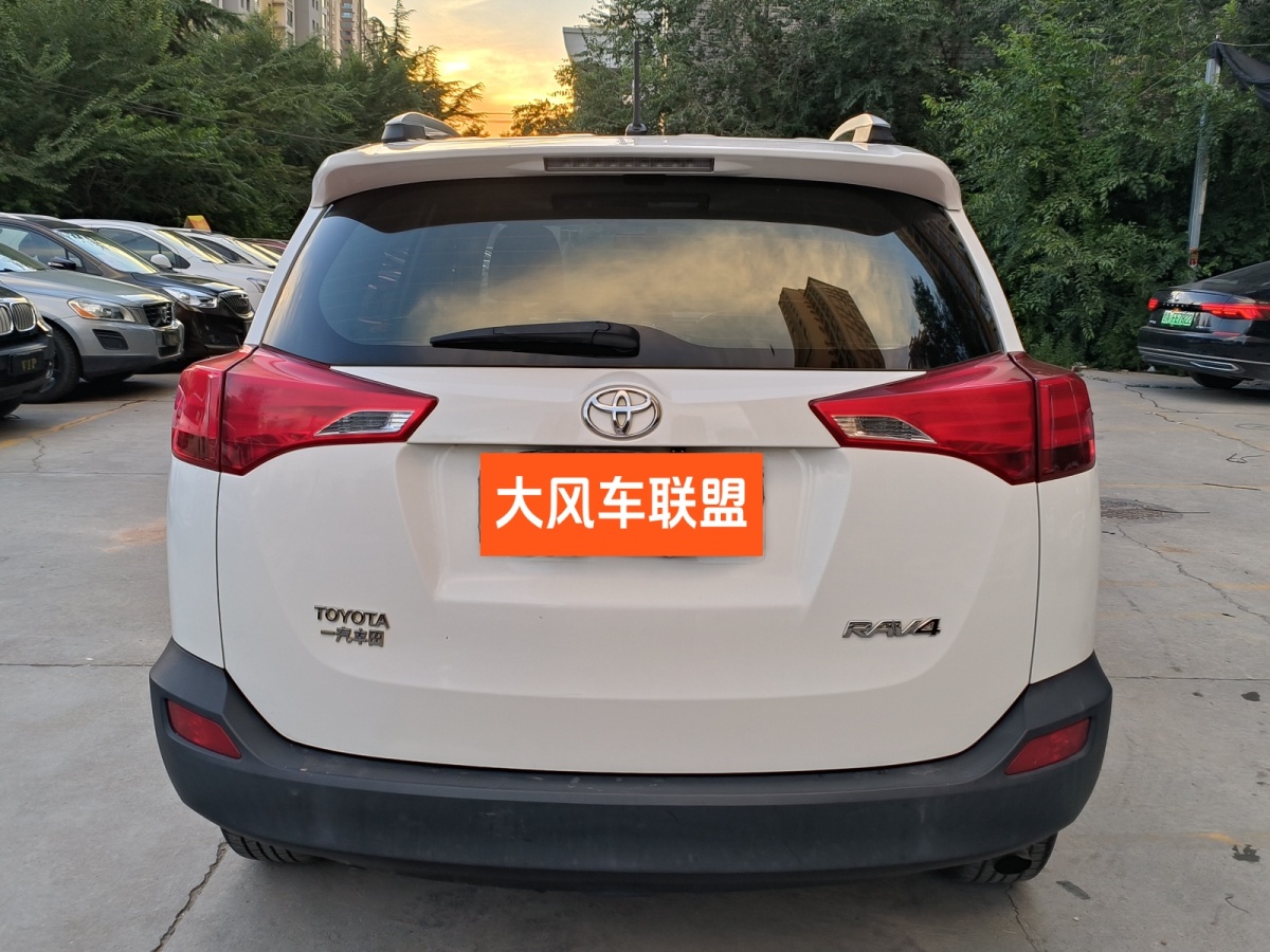 Toyota RAV4 2014 #6 Toyota RAV4 2014 car image #6