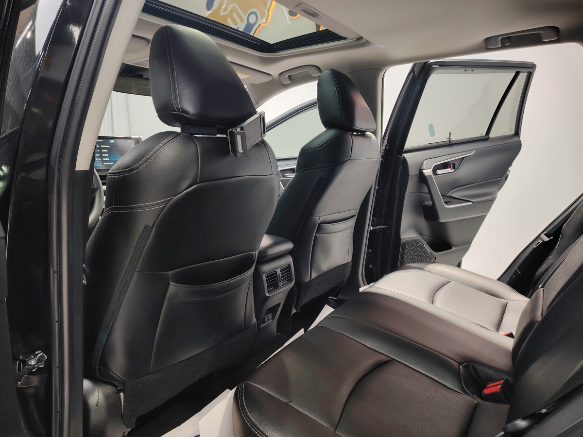Toyota RAV4 2021 car image #6