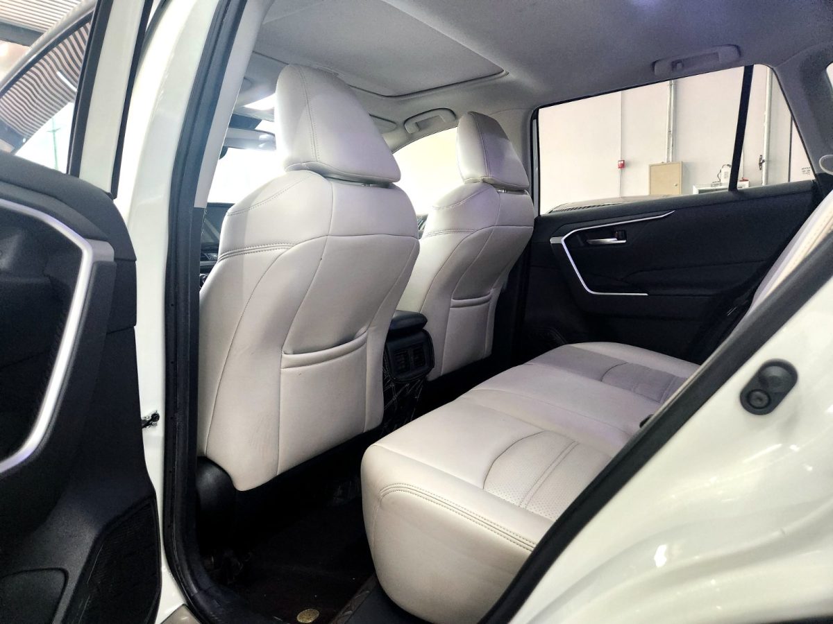 Toyota RAV4 2022 car image #6