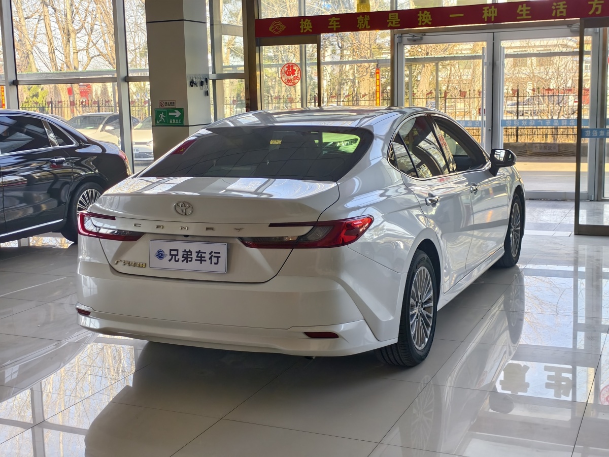 Toyota Camry 2025 car image #6