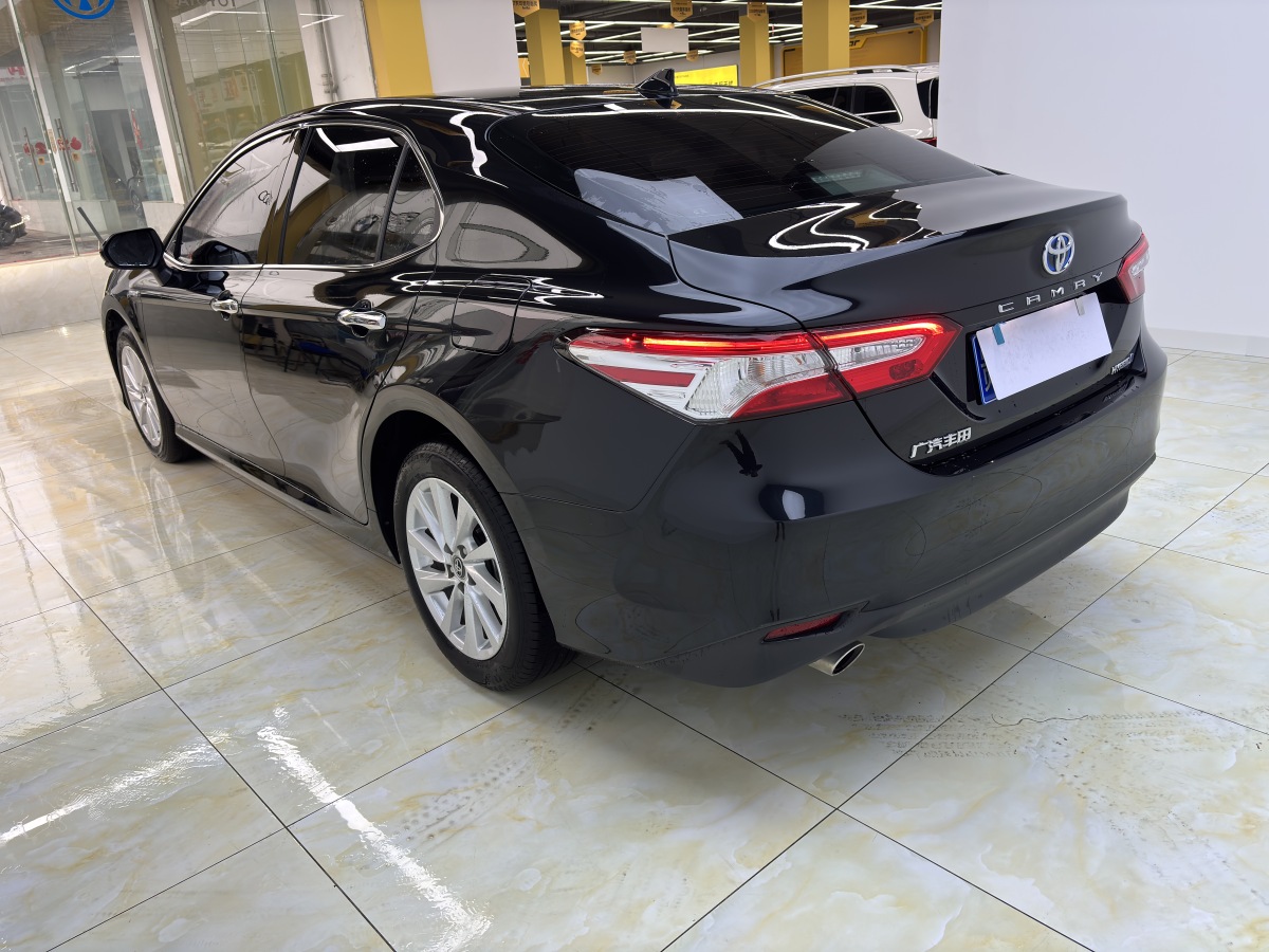 Toyota Camry 2023 car image #6